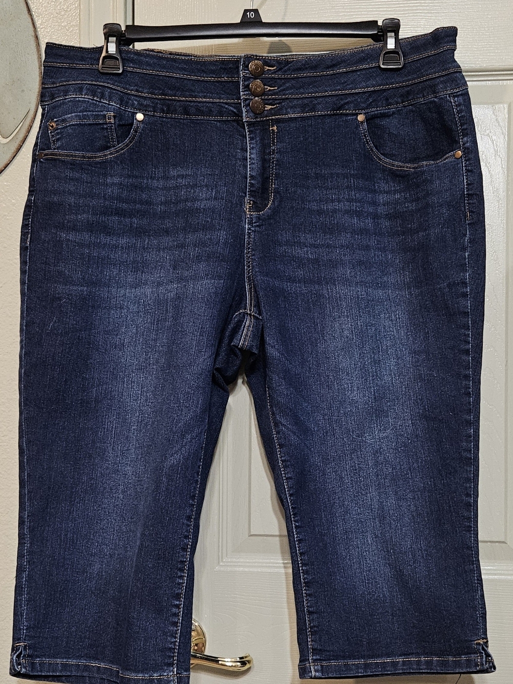 Blue Spice Dark Blue Cropped Denim Jeans with Triple-Button Waist